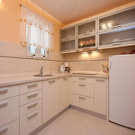 Nadica Apartman *